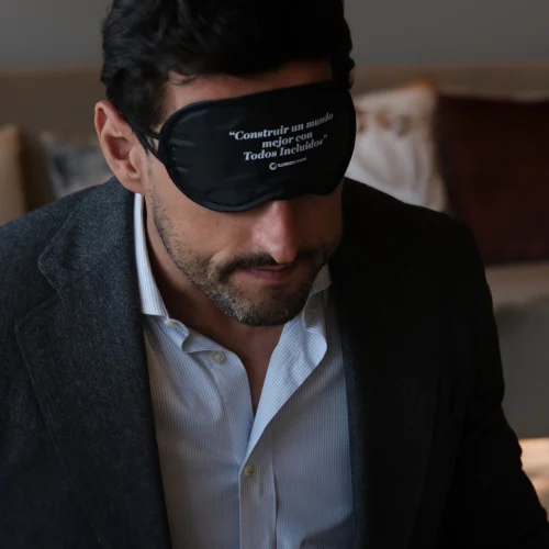Person taking part in a blind tasting at ILUNION Hotels