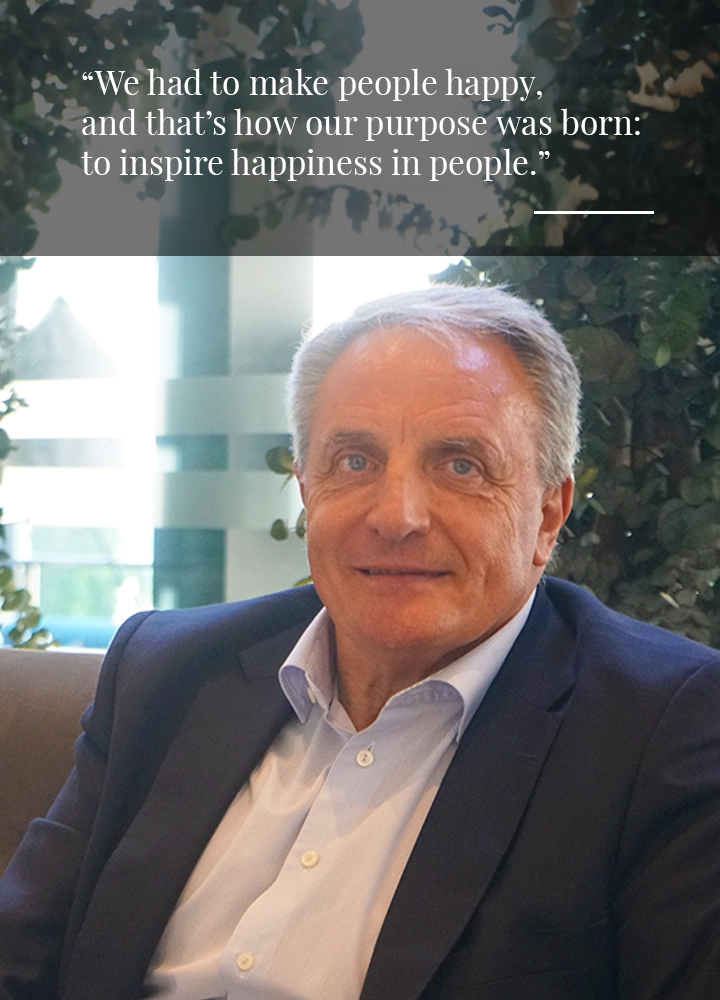 Portrait of José Guillermo Díaz Montañés with the text: “We had to make people happy, and that’s how our purpose was born: to inspire happiness in people.”