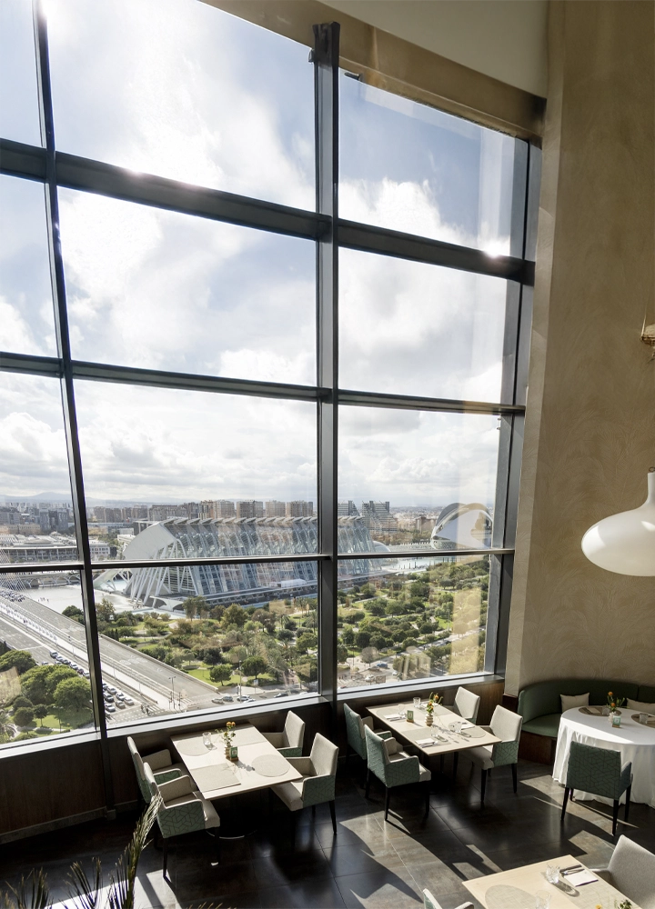 Large window with panoramic views of the City of Arts and Sciences, from an elegant restaurant.