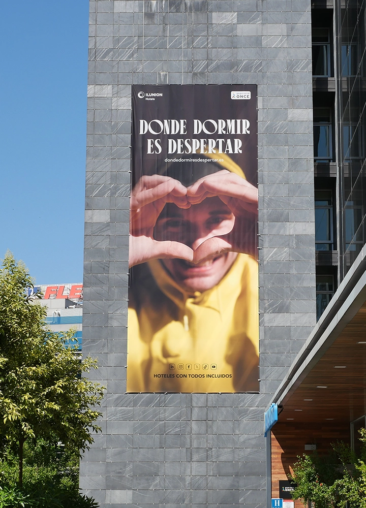 Facade of ILUNION Atrium Hotel