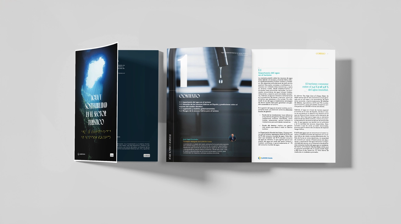 Revista abierta con tres páginas visibles. Portada con fondo oscuro y luz central, título: “Agua y sostenibilidad en el sector turístico”. Interior con texto e imagen técnica.