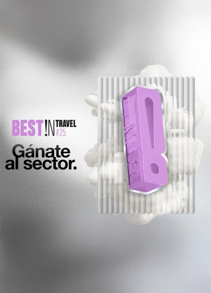 Imagen con fondo gris. A la izquierda, texto: “BEST!N TRAVEL #25” en morado y negro, y “Gánate al sector.” en negro. A la derecha, figura 3D morada con signo de exclamación sobre nubes blancas tras barras verticales.