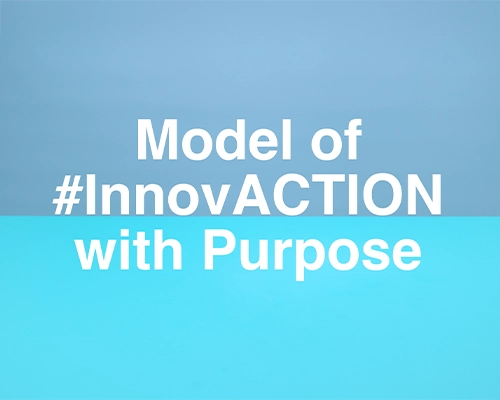 Texto en letras blancas sobre un fondo dividido horizontalmente en dos tonos de azul (oscuro arriba y claro abajo) que dice: 'Modelo de #InnovACCIÓN con Propósito'.