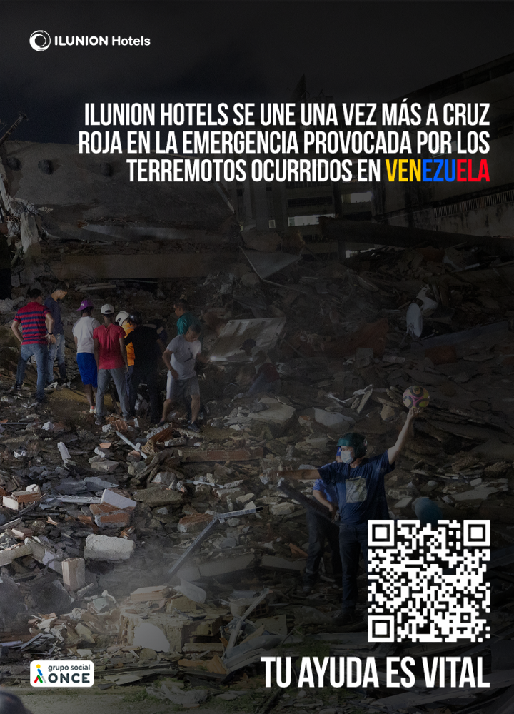Cartel vertical de carácter informativo con fondo oscuro que combina una escena de rescate entre escombros, donde varias personas se mueven sobre restos de edificios derrumbados, polvo y estructuras colapsadas, con una capa gráfica encima; en la parte superior izquierda aparece el logotipo de Ilunion Hotels, y en el centro se lee en letras grandes: “ILUNION HOTELS SE UNE UNA VEZ MÁS A CRUZ ROJA EN LA EMERGENCIA PROVOCADA POR LOS TERREMOTOS OCURRIDOS EN VENEZUELA”, destacando la palabra “VENEZUELA” en color amarillo, mientras en la parte inferior derecha hay un código QR sobre una zona oscurecida y debajo el texto “TU AYUDA ES VITAL”, acompañado en la esquina inferior izquierda por el logotipo de Grupo Social ONCE; la iluminación resalta tonos cálidos sobre el polvo y los escombros, transmitiendo un contexto de emergencia y acción humanitaria.