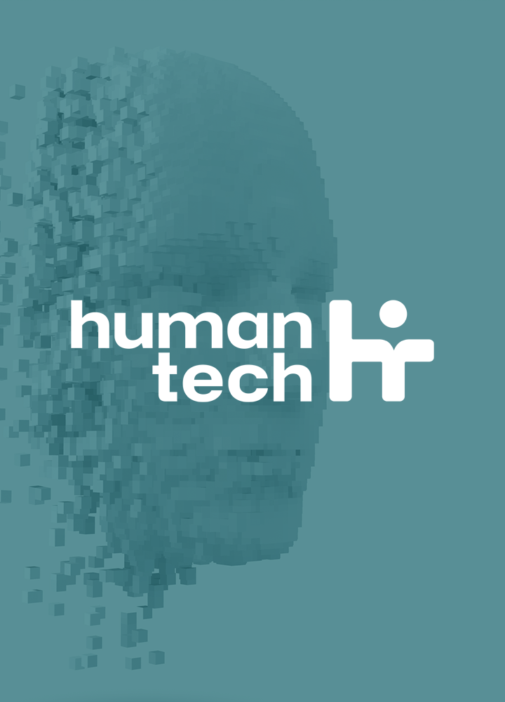 Cabeza humana formada por píxeles en tonos azul verdoso sobre un fondo uniforme, con parte del rostro desintegrándose en pequeños bloques digitales hacia el lado izquierdo. En el centro aparece el texto “human tech” en blanco, acompañado de un logotipo minimalista que integra las letras “h” y “r”.